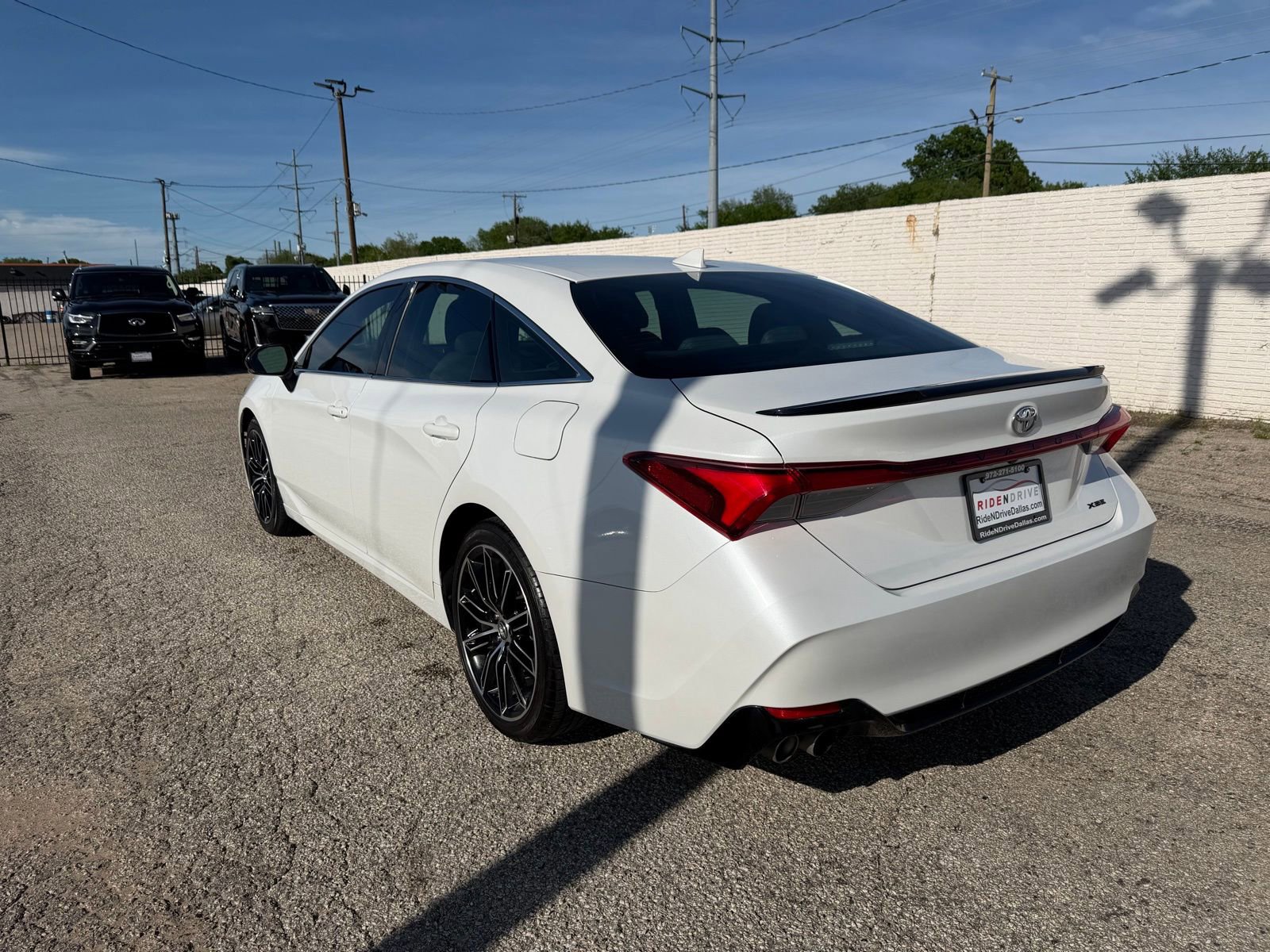 Used 2019 Toyota Avalon XSE FWD image 4