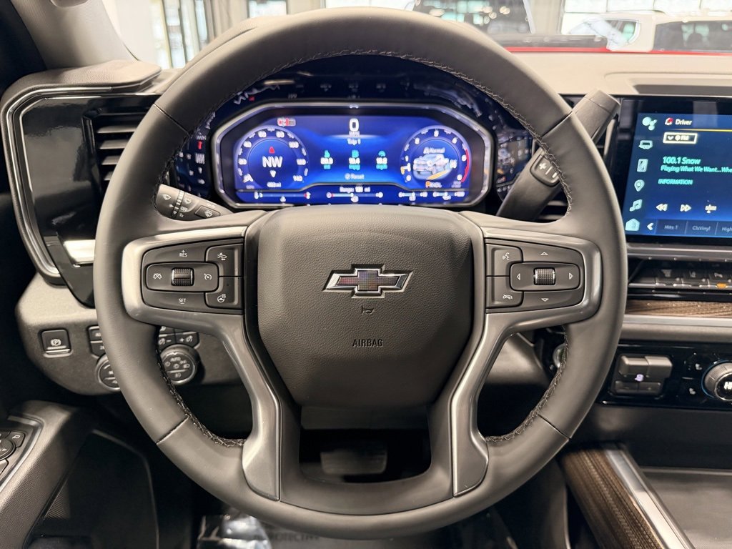 Used 2025 Chevrolet Silverado 2500 LT image 37