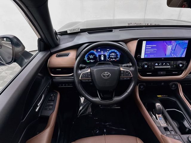 Used 2024 Toyota Grand Highlander AWD Hybrid image 23