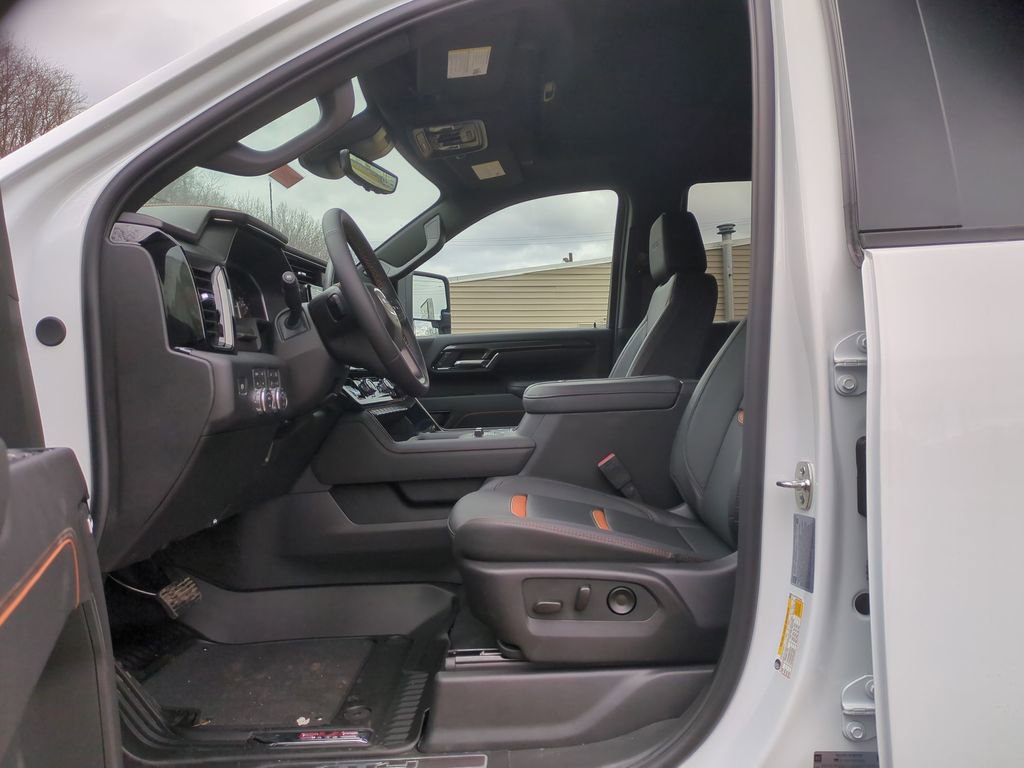 New 2026 GMC Sierra 2500 AT4 w/ AT4 Premium Plus Package AWD/4WD image 13
