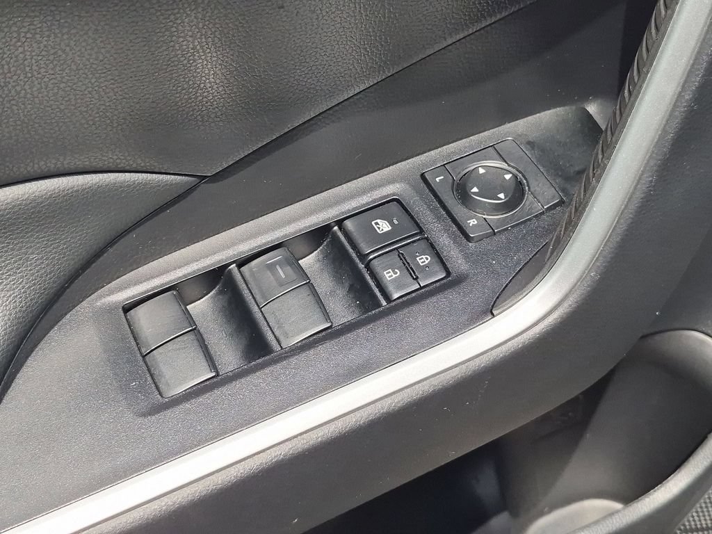 Used 2025 Toyota RAV4 LE AWD/4WD image 13