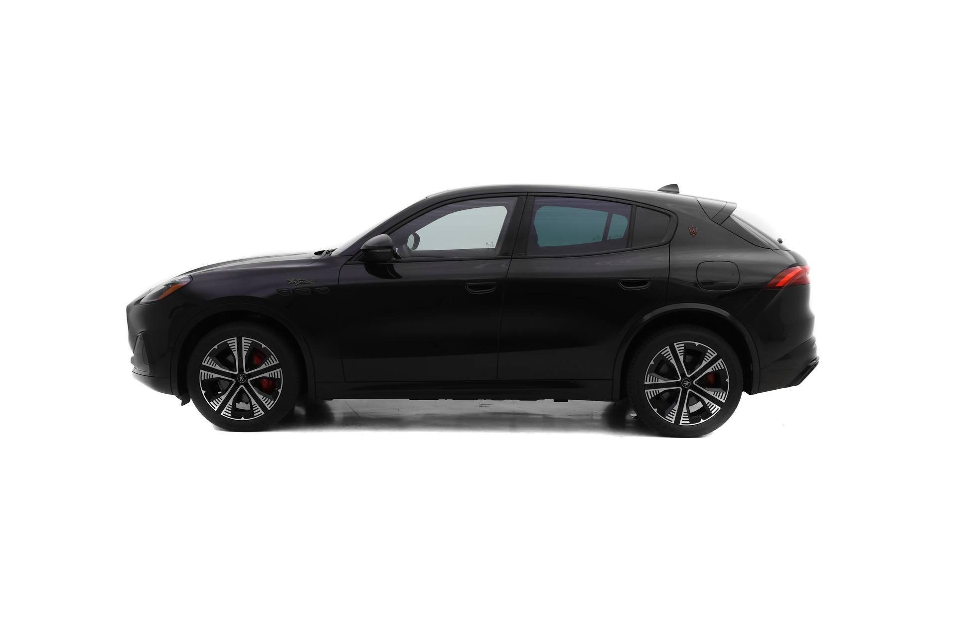 New 2025 Maserati Grecale Folgore image 3