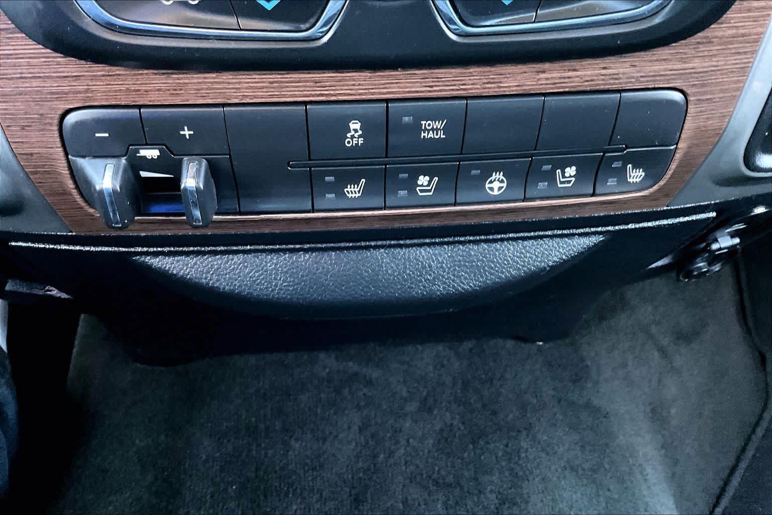 Used 2017 RAM 1500 Laramie AWD/4WD image 35