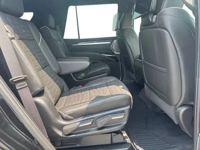 New 2026 Cadillac Escalade V AWD/4WD image 16