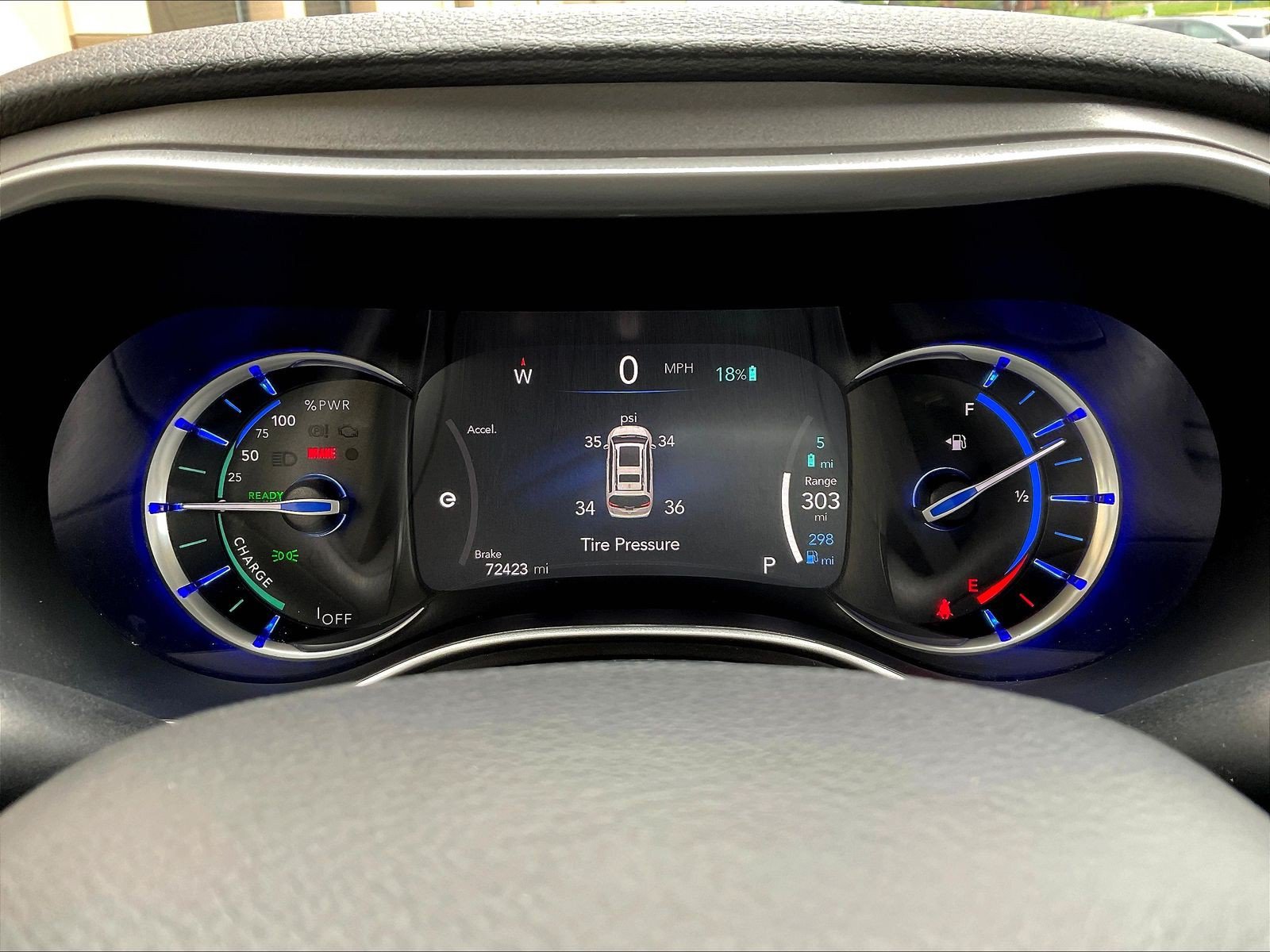 Used 2023 Chrysler Pacifica Touring-L FWD image 13