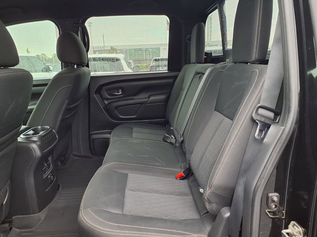 Used 2018 Nissan Titan SV w/ SV Convenience Package RWD image 17