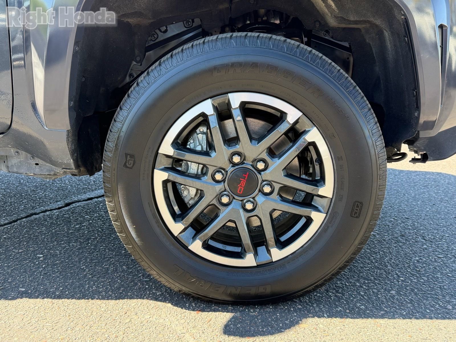 Used 2024 Toyota Tacoma TRD Sport image 11