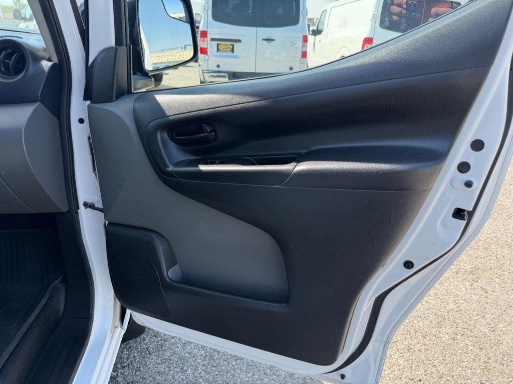 Used 2019 Nissan NV200 S image 25
