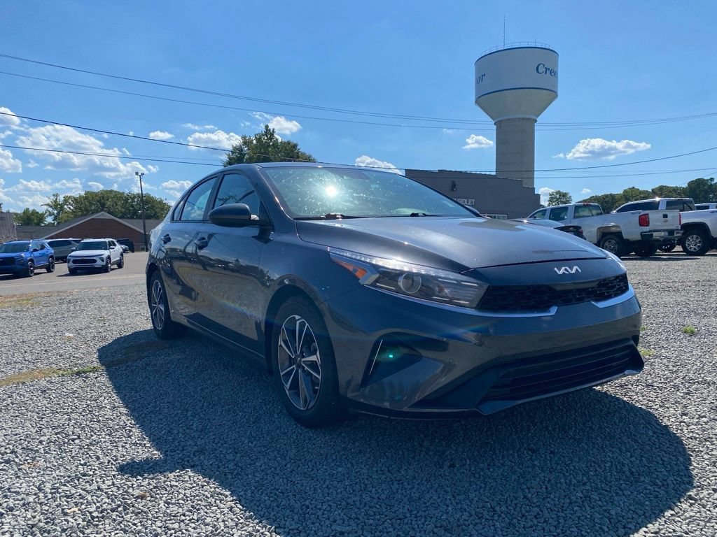 Used 2022 Kia Forte LXS FWD image 1