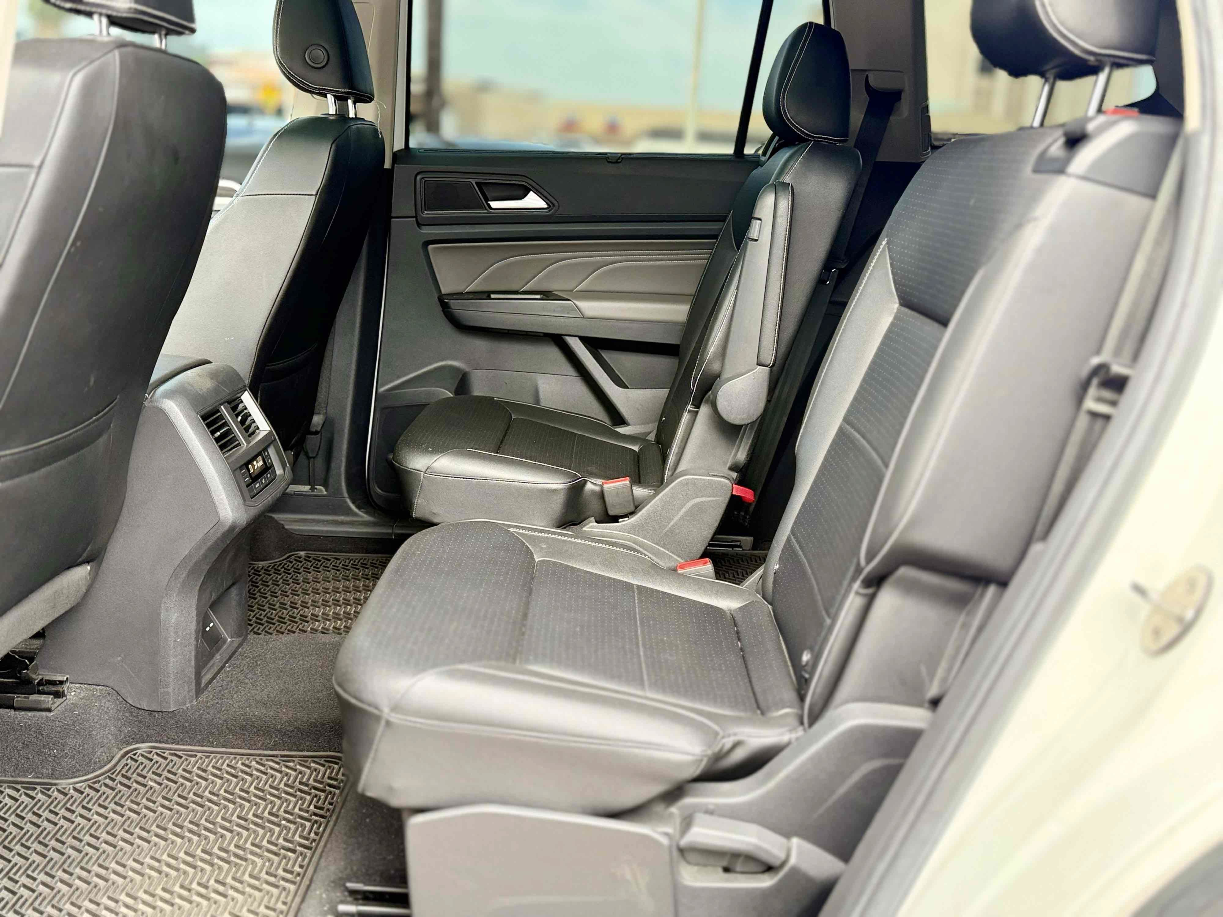 Used 2021 Volkswagen Atlas SE w/ Panoramic Sunroof Package FWD image 23