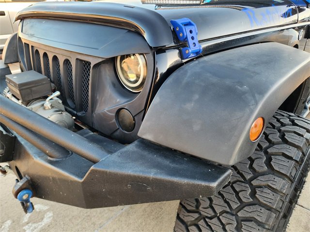 Used 2017 Jeep Wrangler Unlimited Sport w/ Connectivity Group AWD/4WD image 8