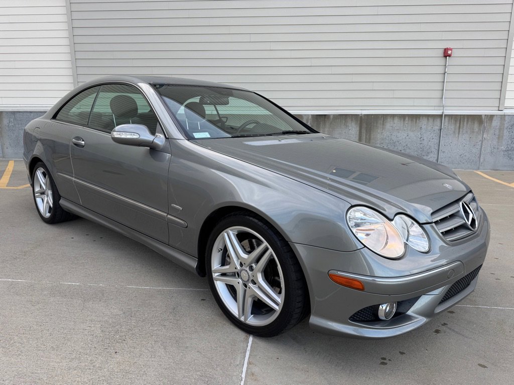 Used 2009 Mercedes-Benz CLK 350 Coupe image 1