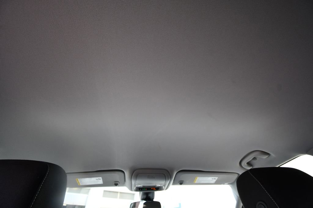 Used 2025 Chevrolet Blazer LT AWD/4WD image 17