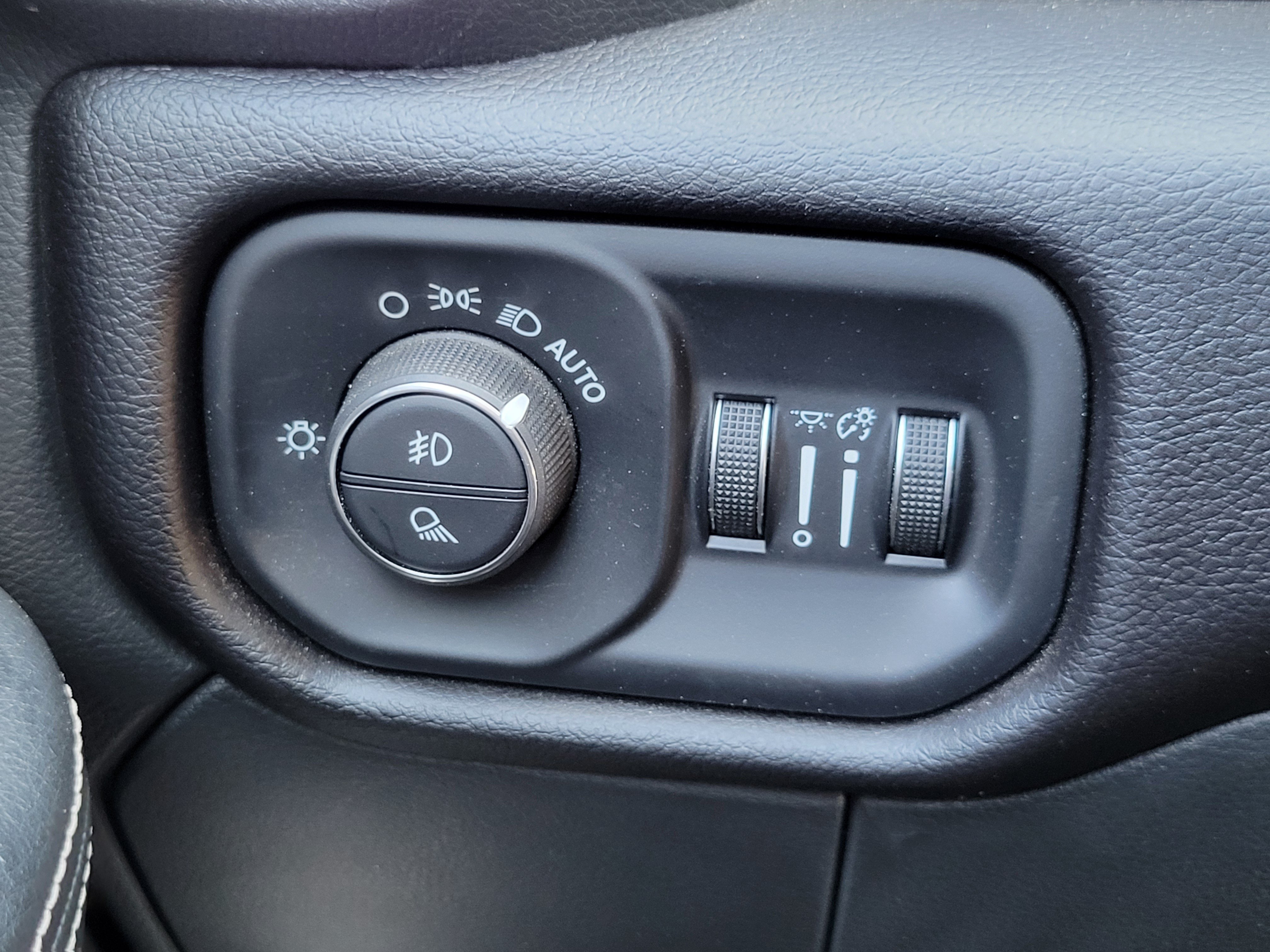 Used 2022 RAM 2500 Laramie w/ Night Edition AWD/4WD image 11