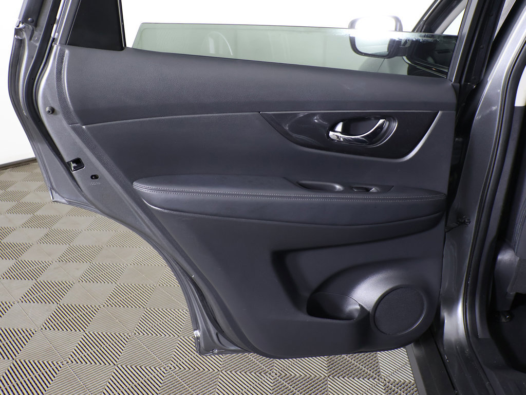 Used 2020 Nissan Rogue SV AWD/4WD image 23