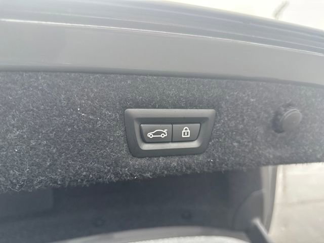 Used 2022 BMW 540i xDrive w/ Executive Package image 48