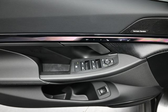 Certified 2025 BMW i5 eDrive40i w/ Premium Package RWD image 19