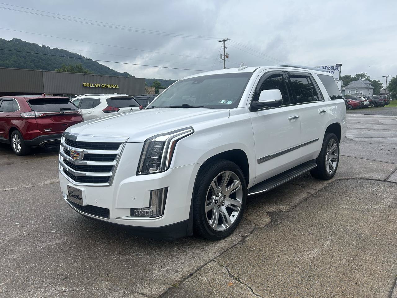 Used 2016 Cadillac Escalade Luxury AWD/4WD image 3