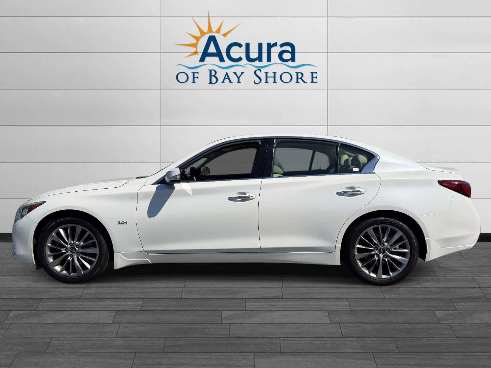 Used 2019 INFINITI Q50 Luxe w/ Essential Package (3.0T Luxe) AWD/4WD image 2