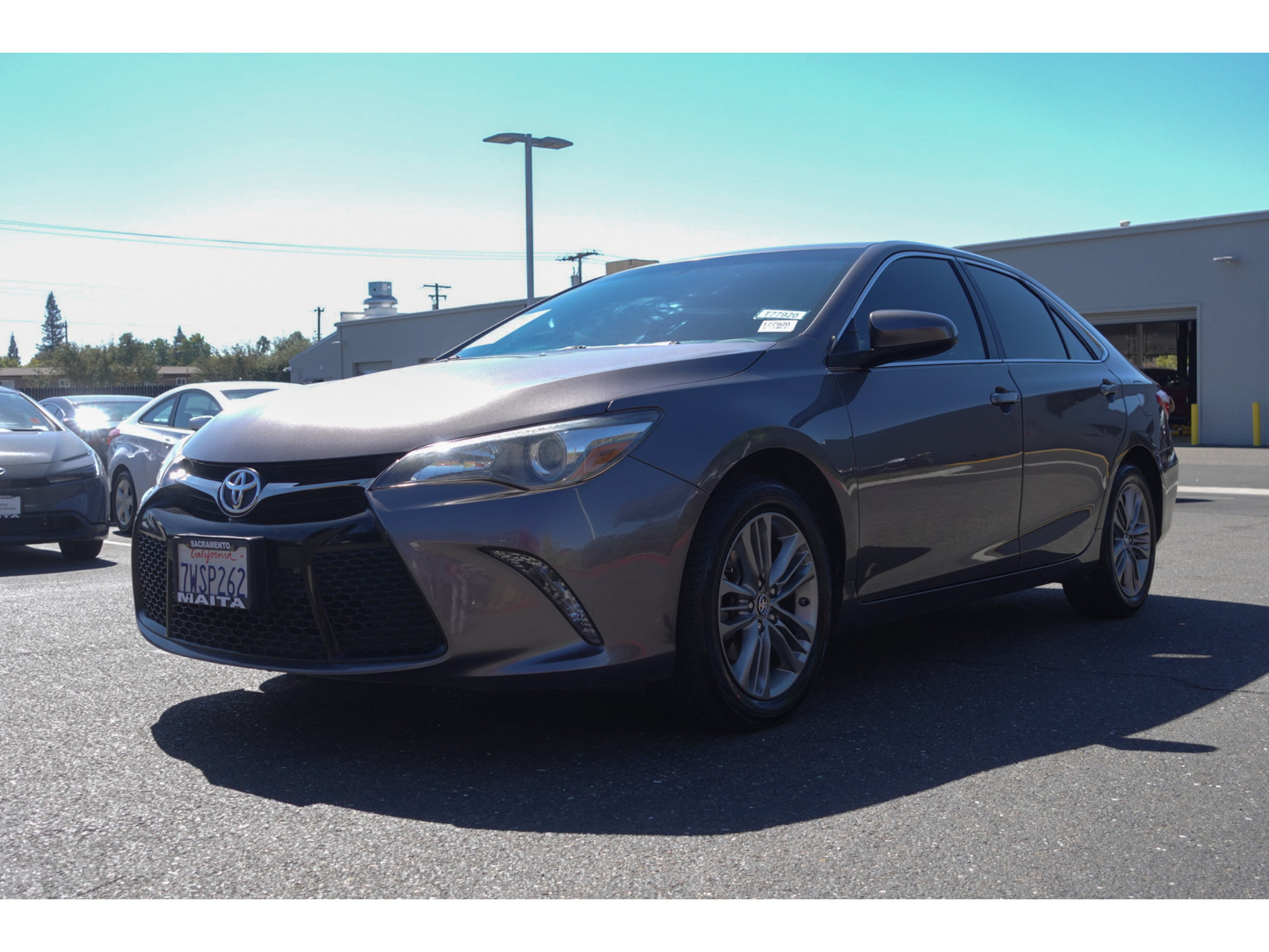 Used 2017 Toyota Camry SE FWD image 7