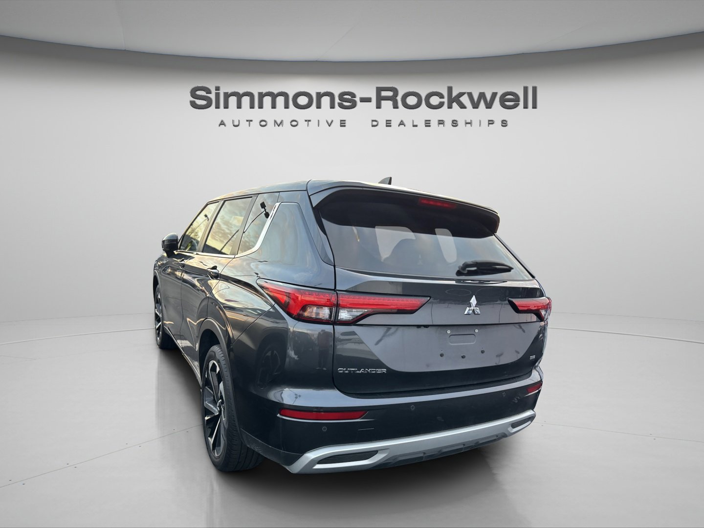 Used 2024 Mitsubishi Outlander SE image 8