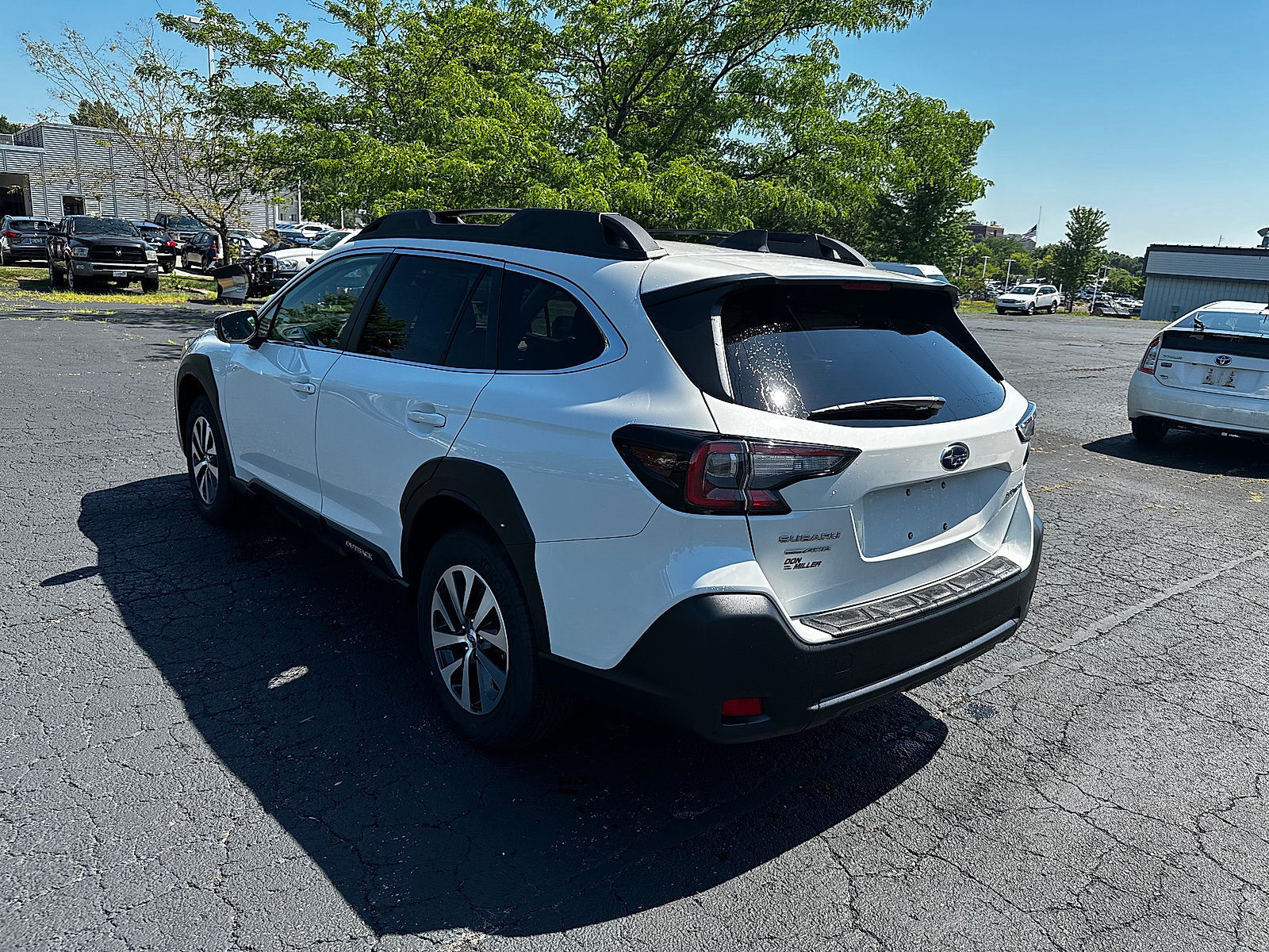 Certified 2025 Subaru Outback Premium AWD/4WD image 5