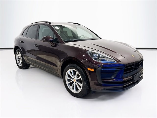 Used 2025 Porsche Macan image 3