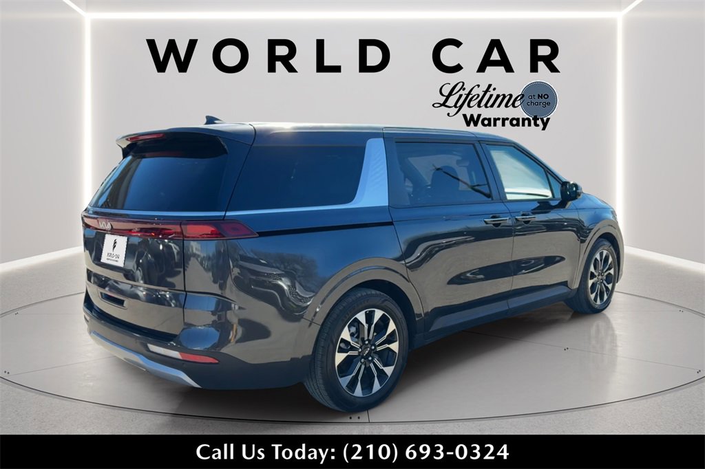 Certified 2024 Kia Carnival EX image 3