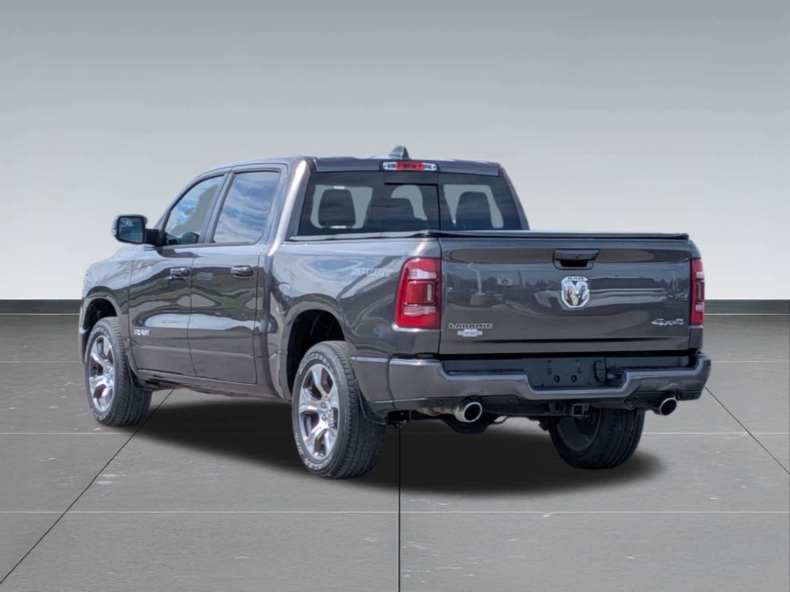 Used 2023 RAM 1500 Laramie AWD/4WD image 3
