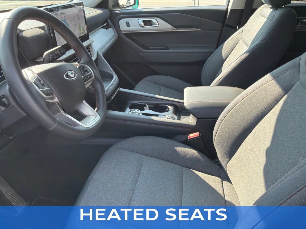 Used 2025 Ford Explorer Active AWD/4WD image 16