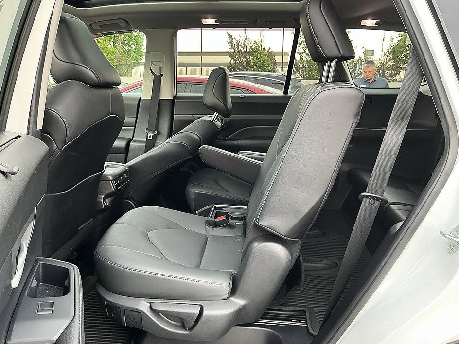Used 2024 Toyota Grand Highlander AWD image 24