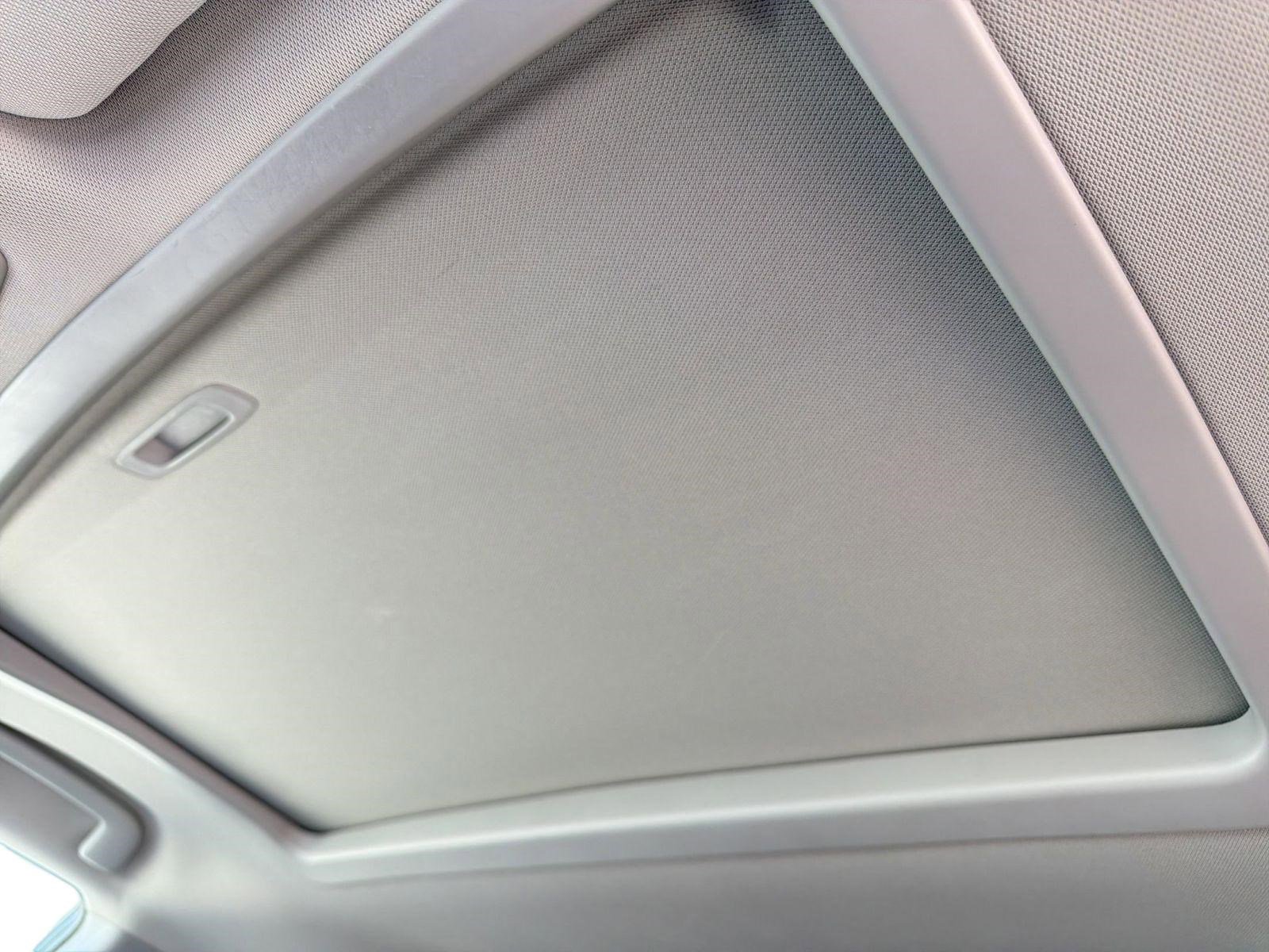 Used 2015 Toyota Sienna XLE image 27