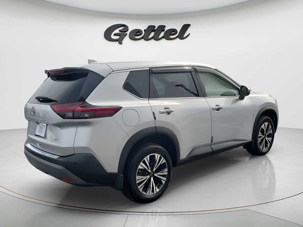 Used 2023 Nissan Rogue SV image 3