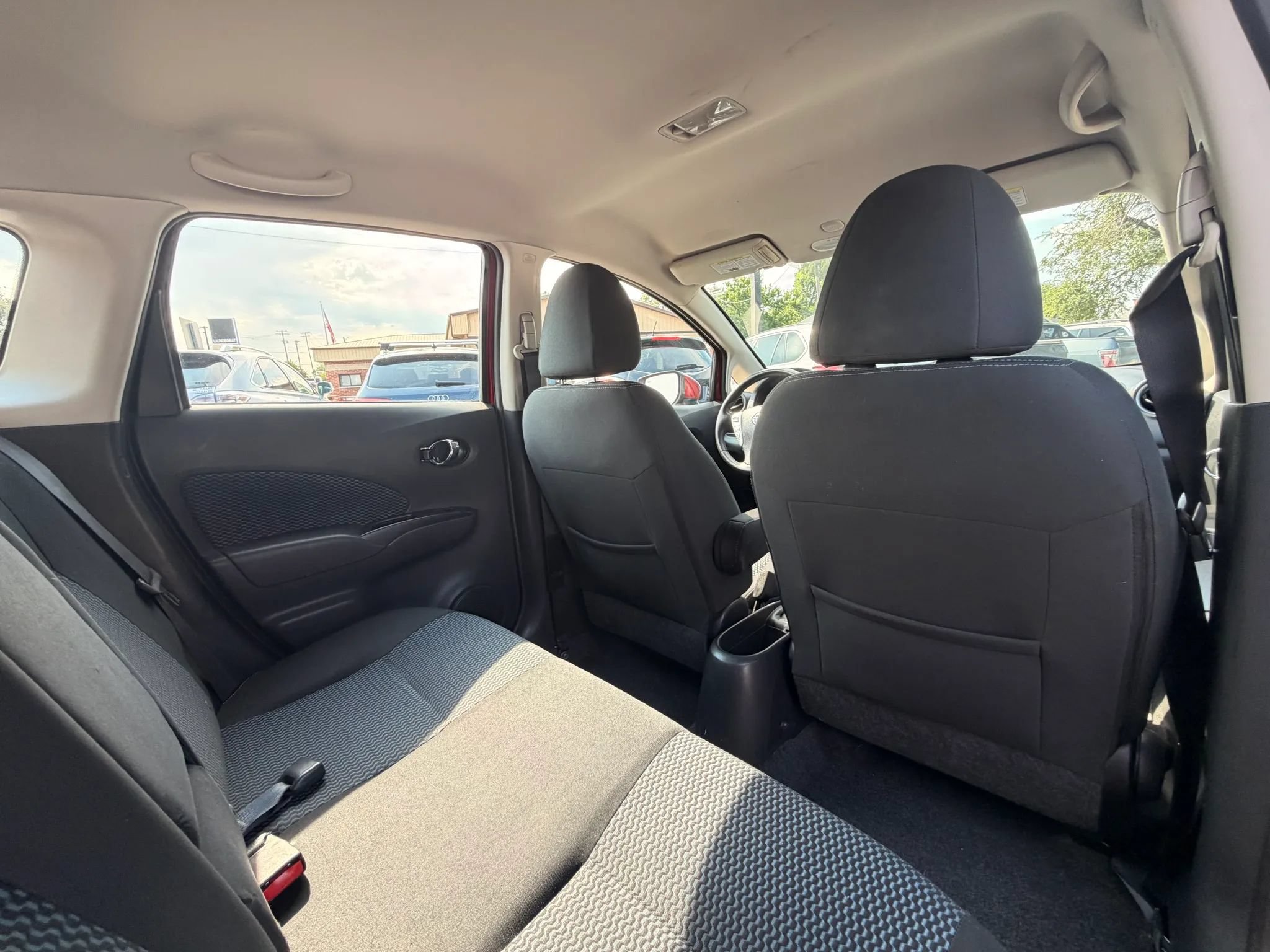 Used 2015 Nissan Versa Note FWD image 23
