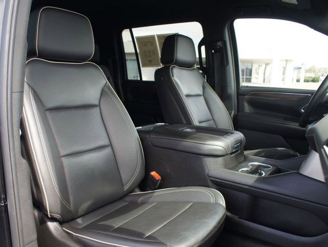 Used 2024 Chevrolet Suburban Premier RWD image 22