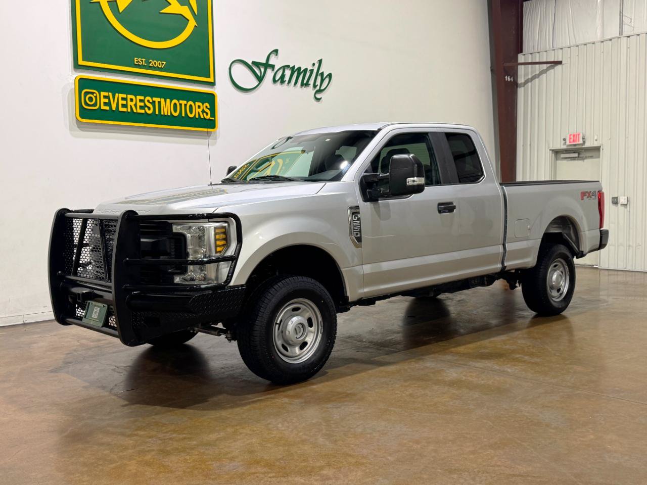 Used 2018 Ford F250 XL w/ Power Equipment Group AWD/4WD image 3