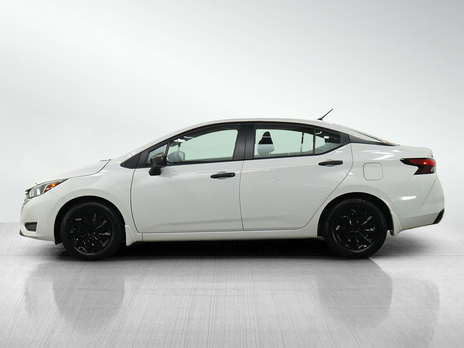 Used 2024 Nissan Versa S w/ Trunk Package FWD image 2