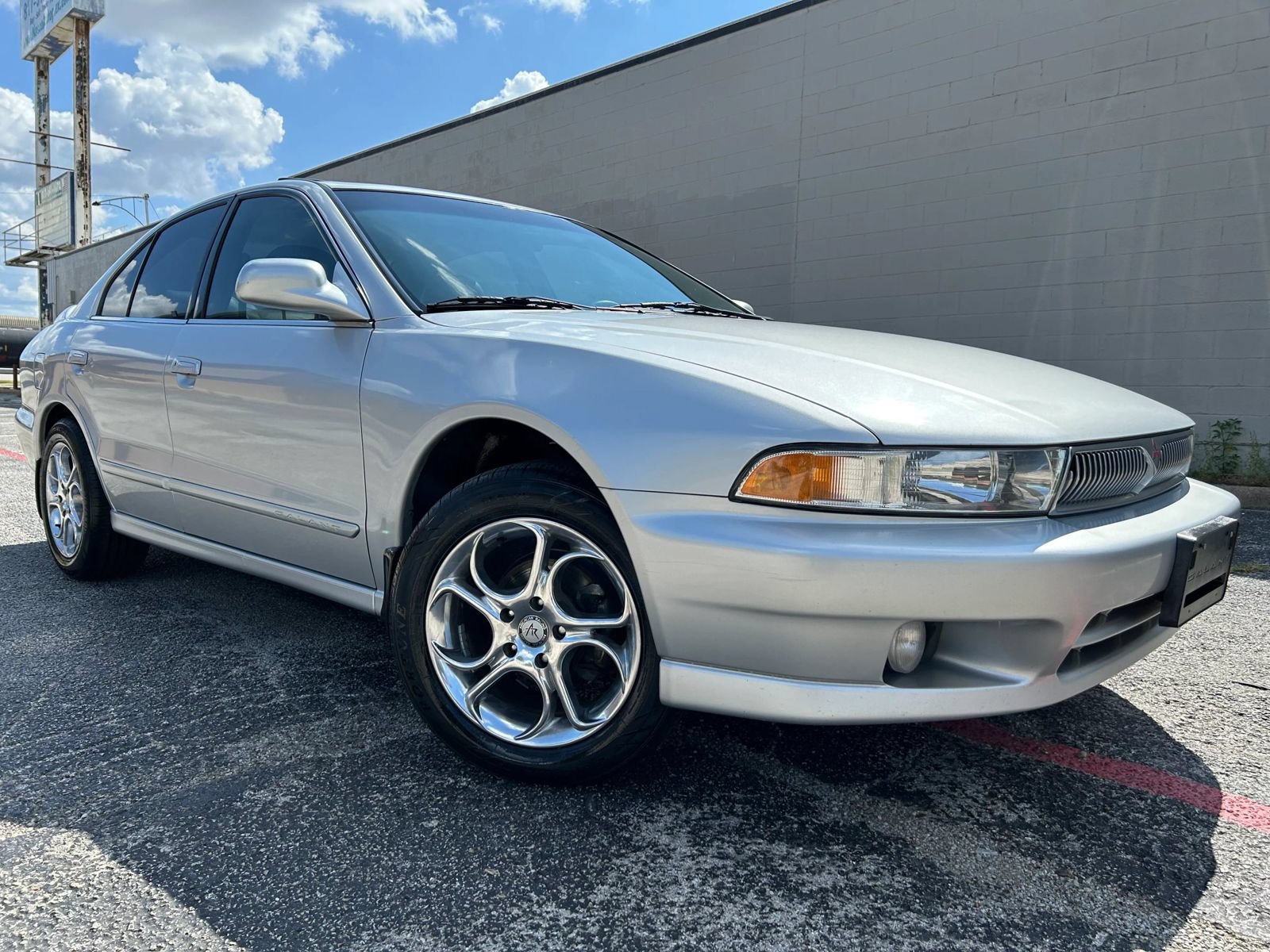 Used 2001 Mitsubishi Galant ES FWD image 1
