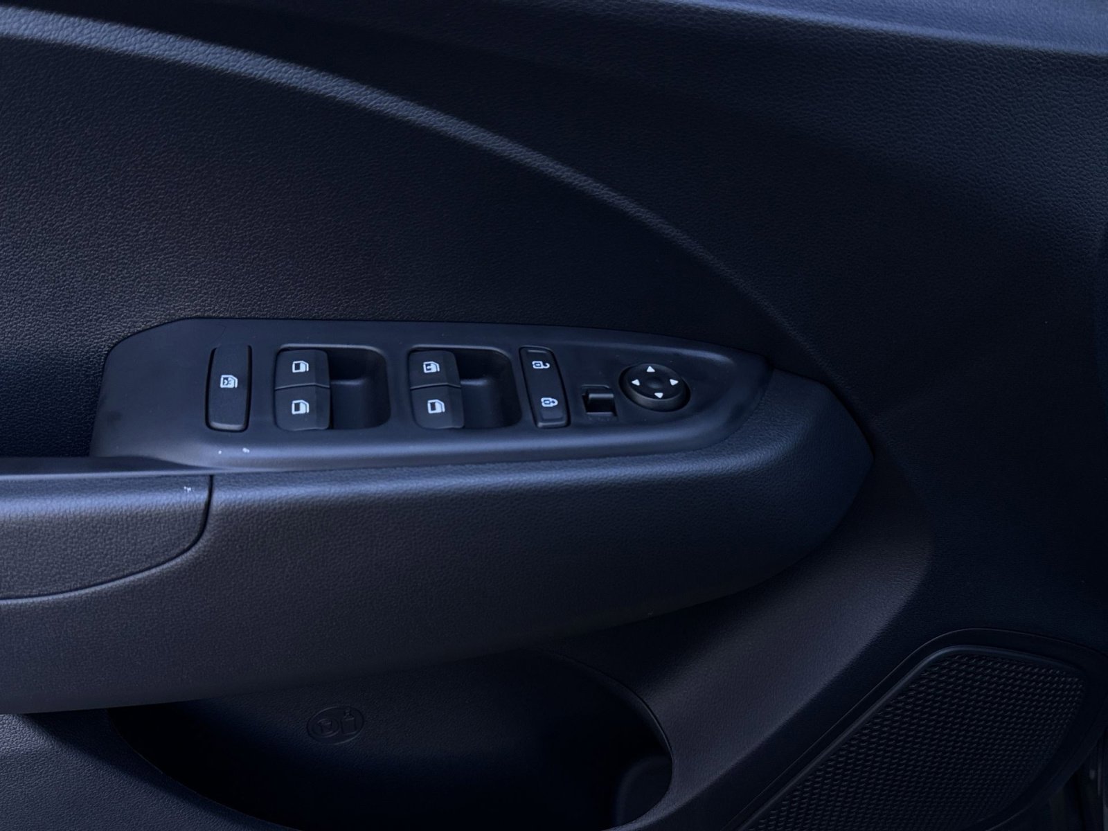 New 2026 Hyundai Venue SE image 15