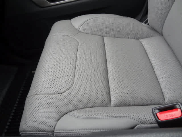 Used 2024 Toyota Tundra SR5 w/ SR5 Premium Package AWD/4WD image 33