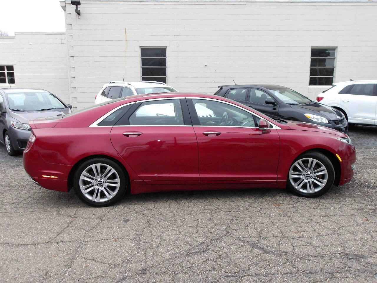 Used 2014 Lincoln MKZ AWD w/ Equipment Group 102A Reserve image 4
