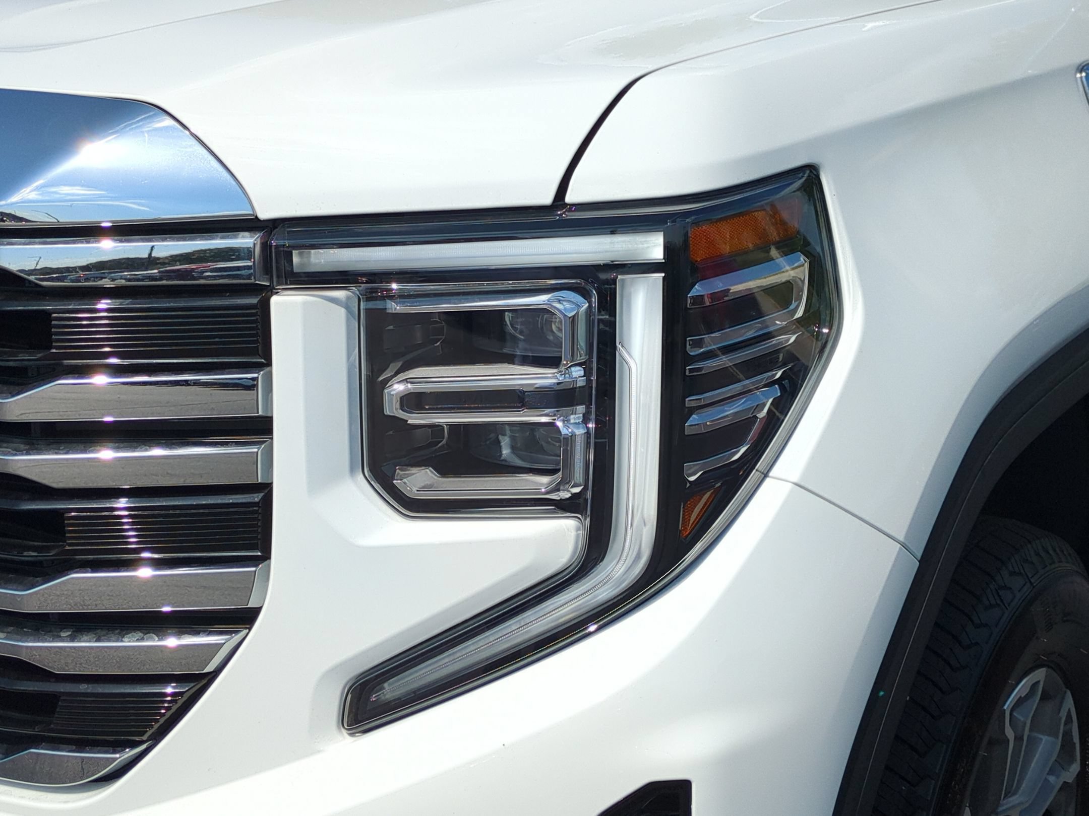 Used 2026 GMC Sierra 1500 SLT RWD image 6
