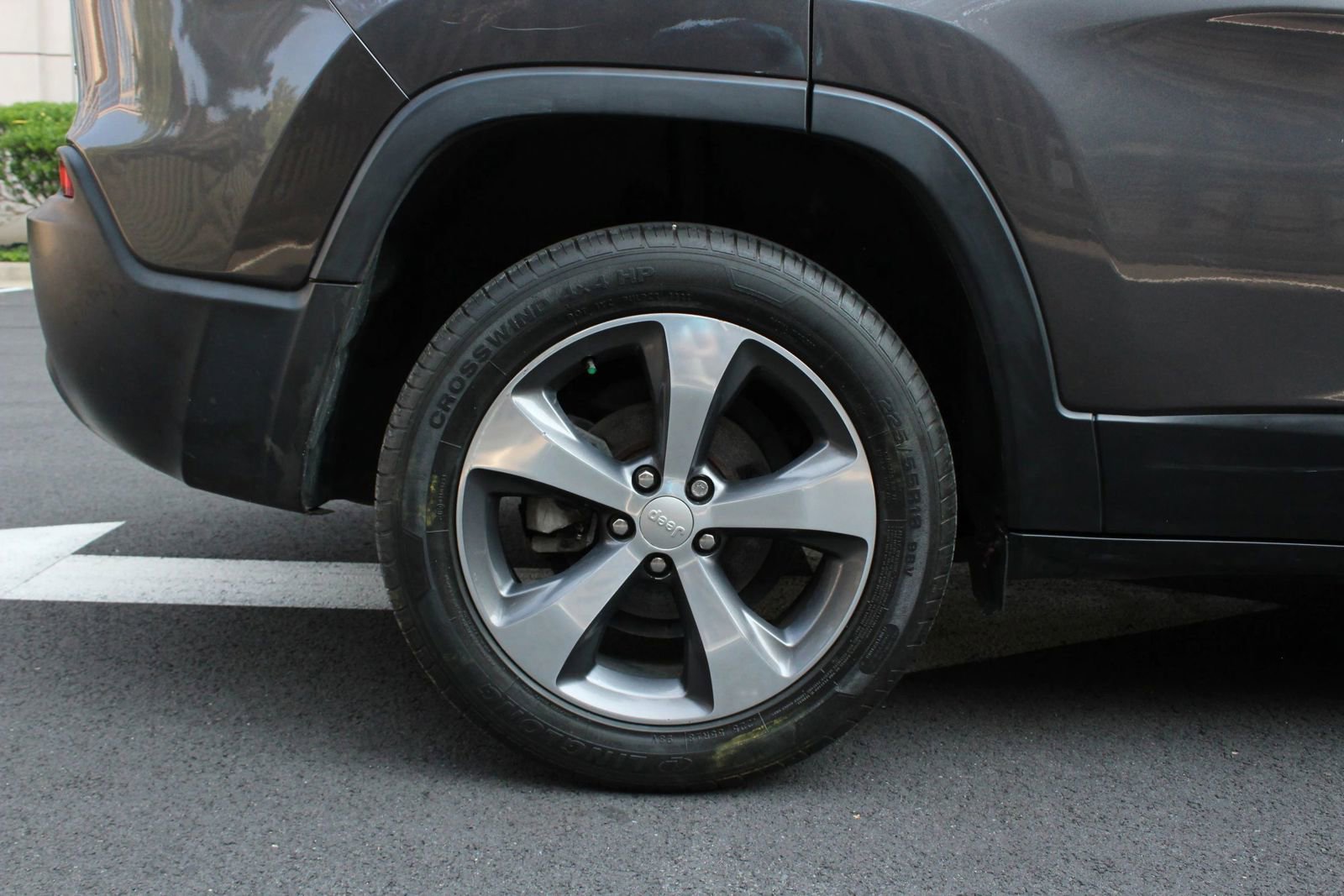 Used 2020 Jeep Cherokee Limited FWD image 5