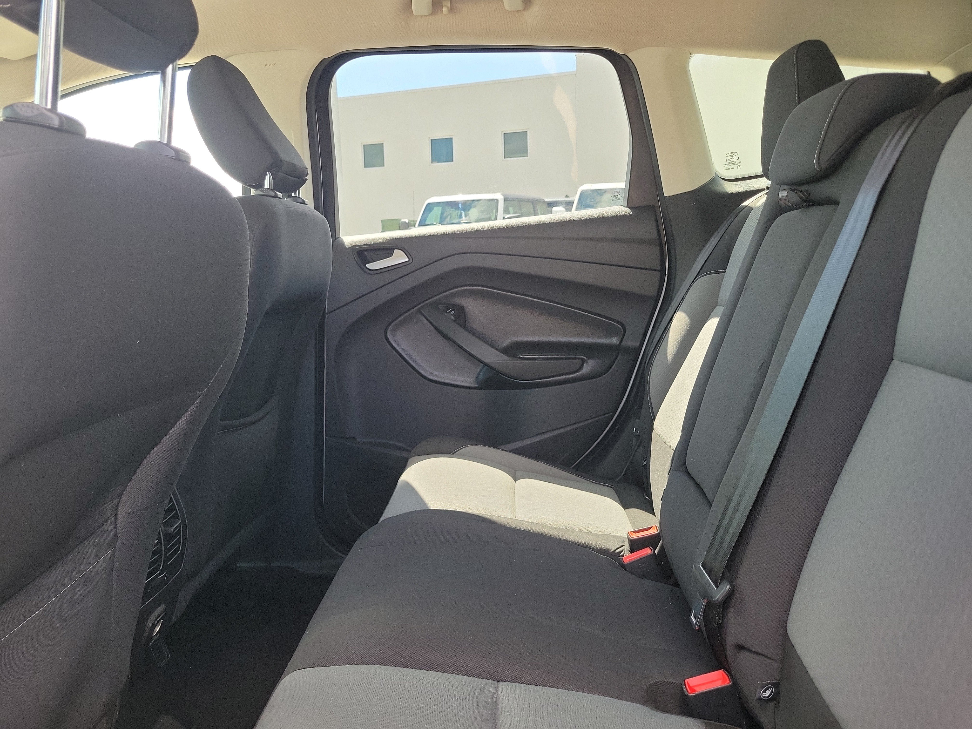 Used 2019 Ford Escape SE FWD image 18