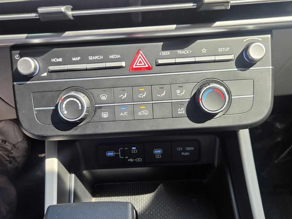Used 2025 Hyundai Tucson SE FWD image 18