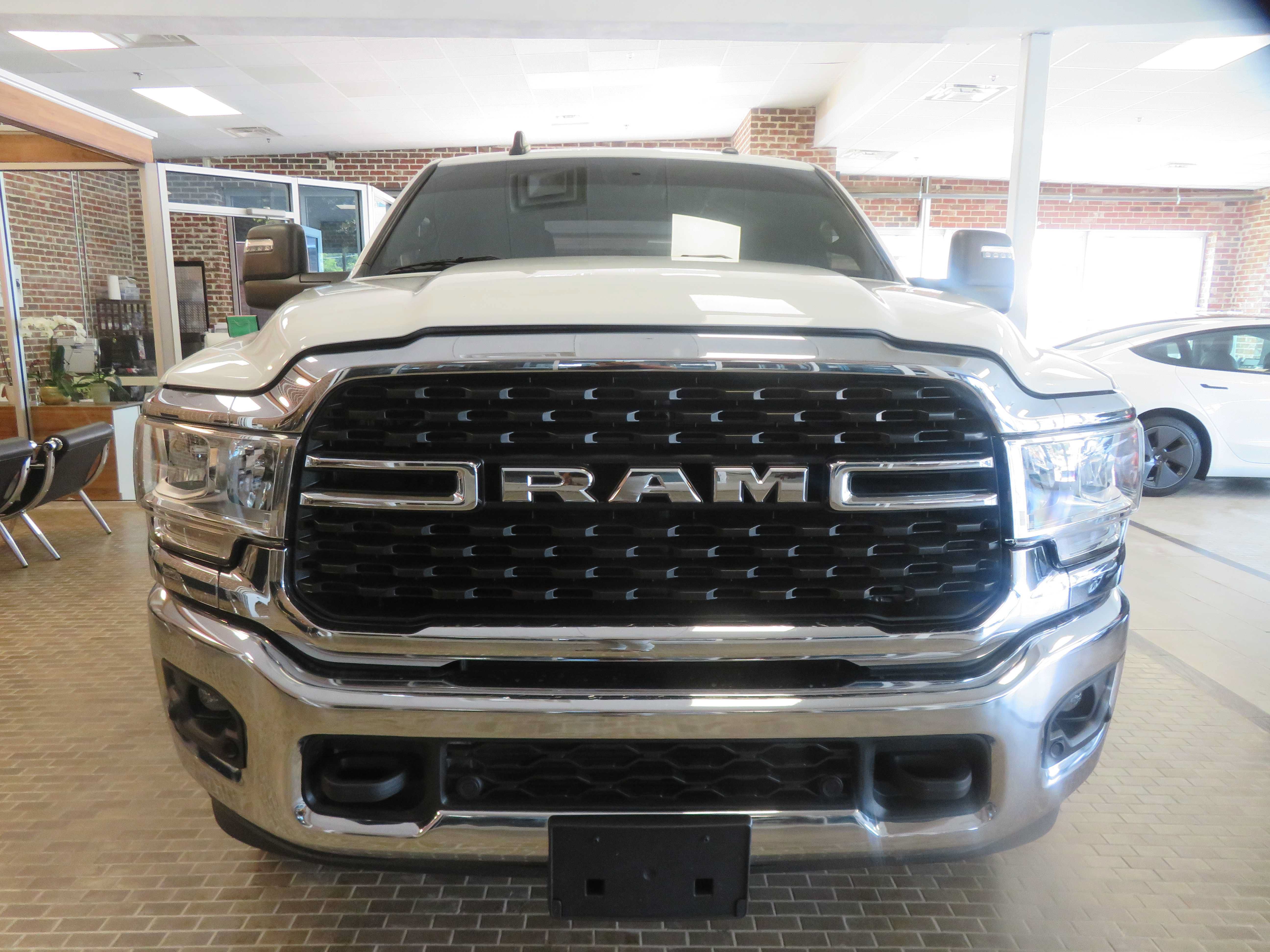 Used 2024 RAM 2500 Big Horn w/ Off Road Package AWD/4WD image 59
