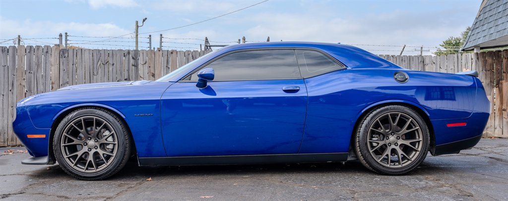 Used 2022 Dodge Challenger R/T w/ Plus Package image 2