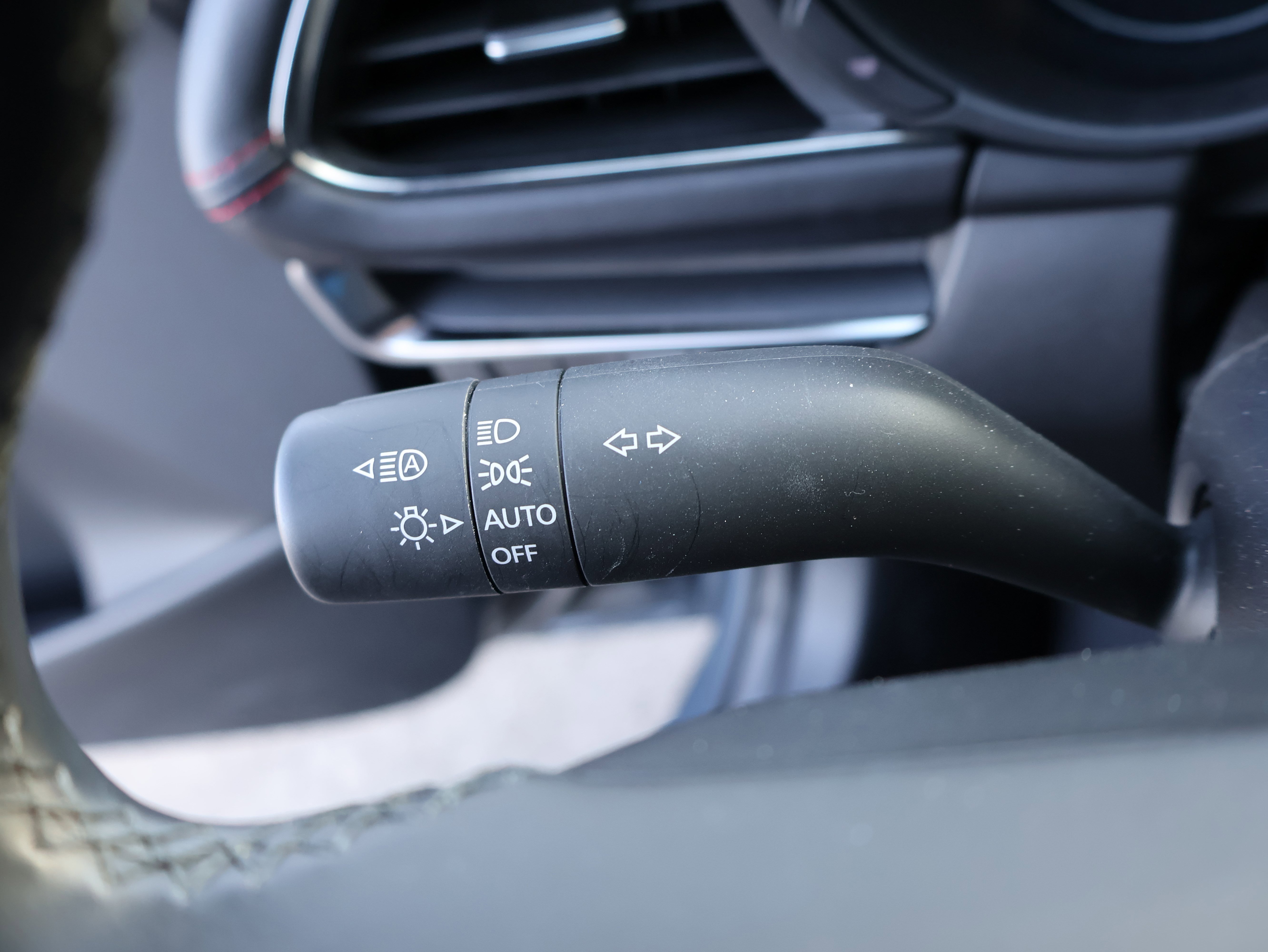 Certified 2025 MAZDA MAZDA3 Carbon image 35