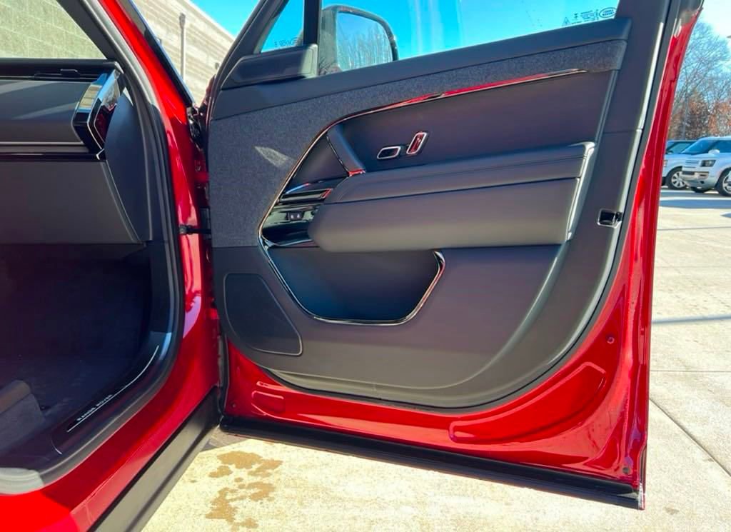 New 2025 Land Rover Range Rover Sport Dynamic SE image 14