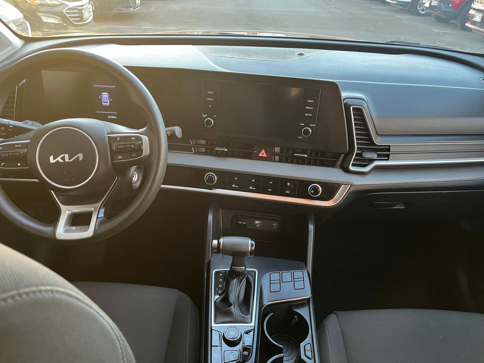 Used 2023 Kia Sportage LX image 30